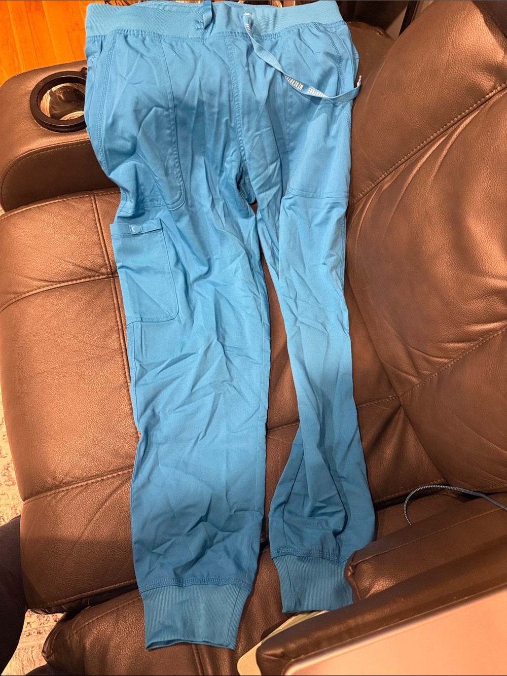 Med Couture jogger-style scrub pants size M
